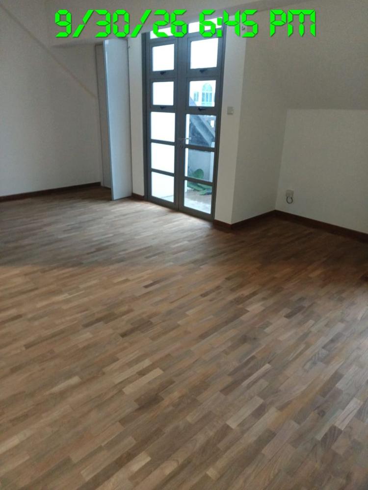 Sanded finger parquet room with balcony doors